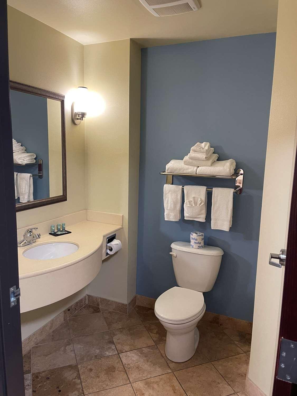 Best Western Coffeyville Central Business District Inn And Suites エクステリア 写真