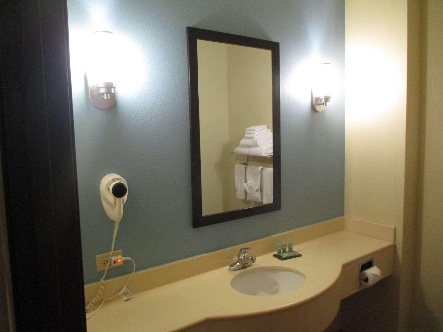 Best Western Coffeyville Central Business District Inn And Suites エクステリア 写真