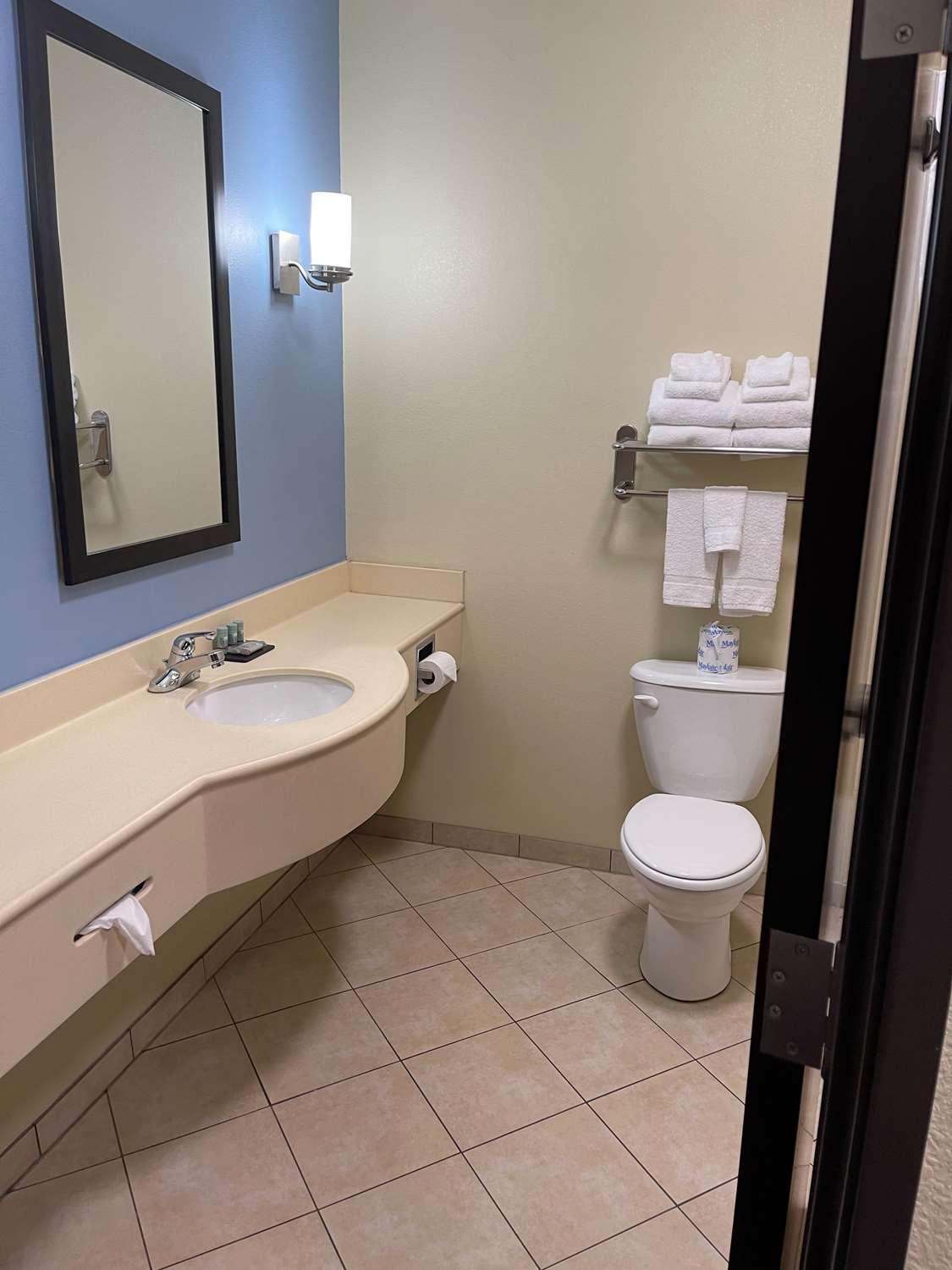 Best Western Coffeyville Central Business District Inn And Suites エクステリア 写真
